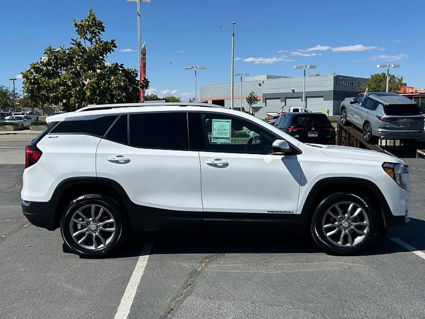 2024 SILVER Nissan Rogue (JN8BT3BB3RW) with an 3-Cyl Turbo 1.5 Liter engine, Automatic CVT transmission, located at 412 Auto Vista Drive, Palmdale, CA, 93551, (661) 945-0620, 34.592636, -118.136681 - Photo#7