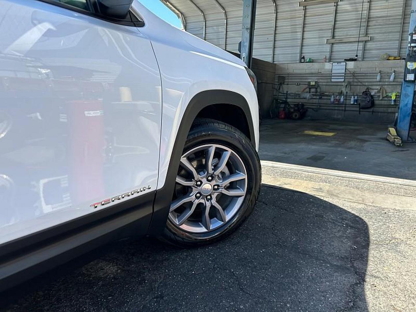 2024 SILVER Nissan Rogue (JN8BT3BB3RW) with an 3-Cyl Turbo 1.5 Liter engine, Automatic CVT transmission, located at 412 Auto Vista Drive, Palmdale, CA, 93551, (661) 945-0620, 34.592636, -118.136681 - Photo#14