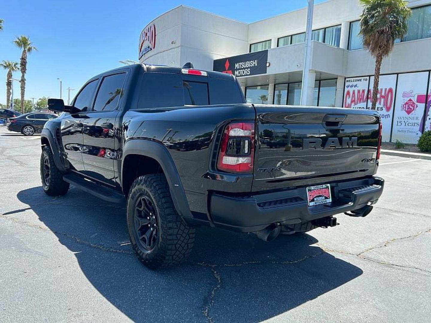 2022 BLACK Ram 1500 4WD (1C6SRFU91NN) with an V8 HEMI 6.2 Liter engine, Automatic 8-Spd transmission, located at 412 Auto Vista Drive, Palmdale, CA, 93551, (661) 945-0620, 34.592636, -118.136681 - Photo#6