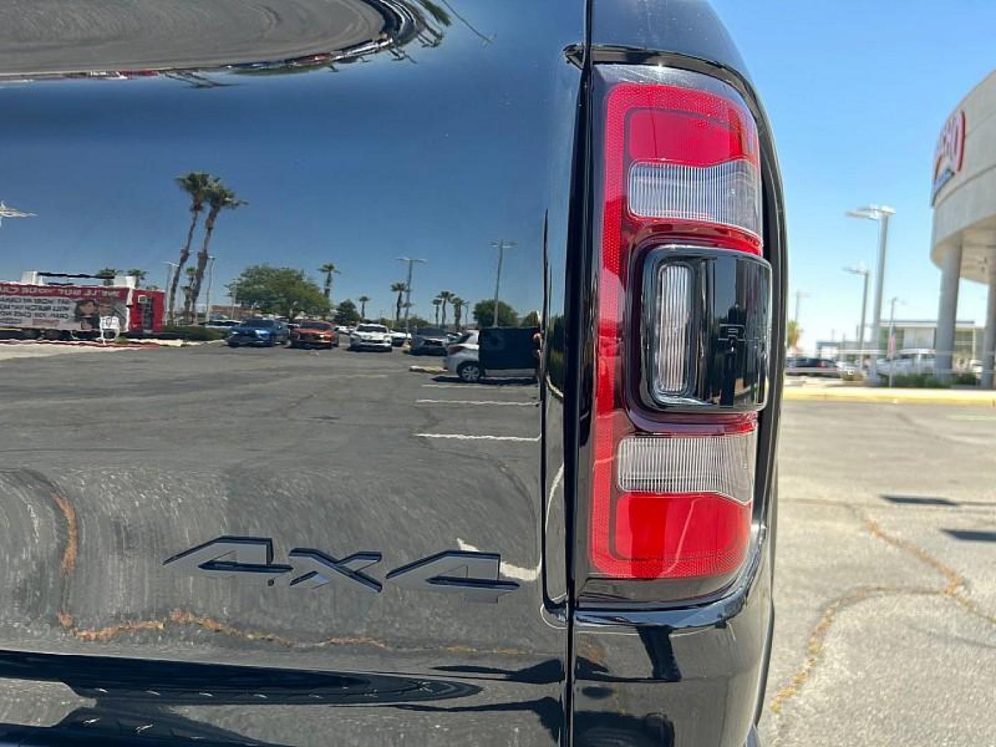 2022 BLACK Ram 1500 4WD (1C6SRFU91NN) with an V8 HEMI 6.2 Liter engine, Automatic 8-Spd transmission, located at 412 Auto Vista Drive, Palmdale, CA, 93551, (661) 945-0620, 34.592636, -118.136681 - Photo#16