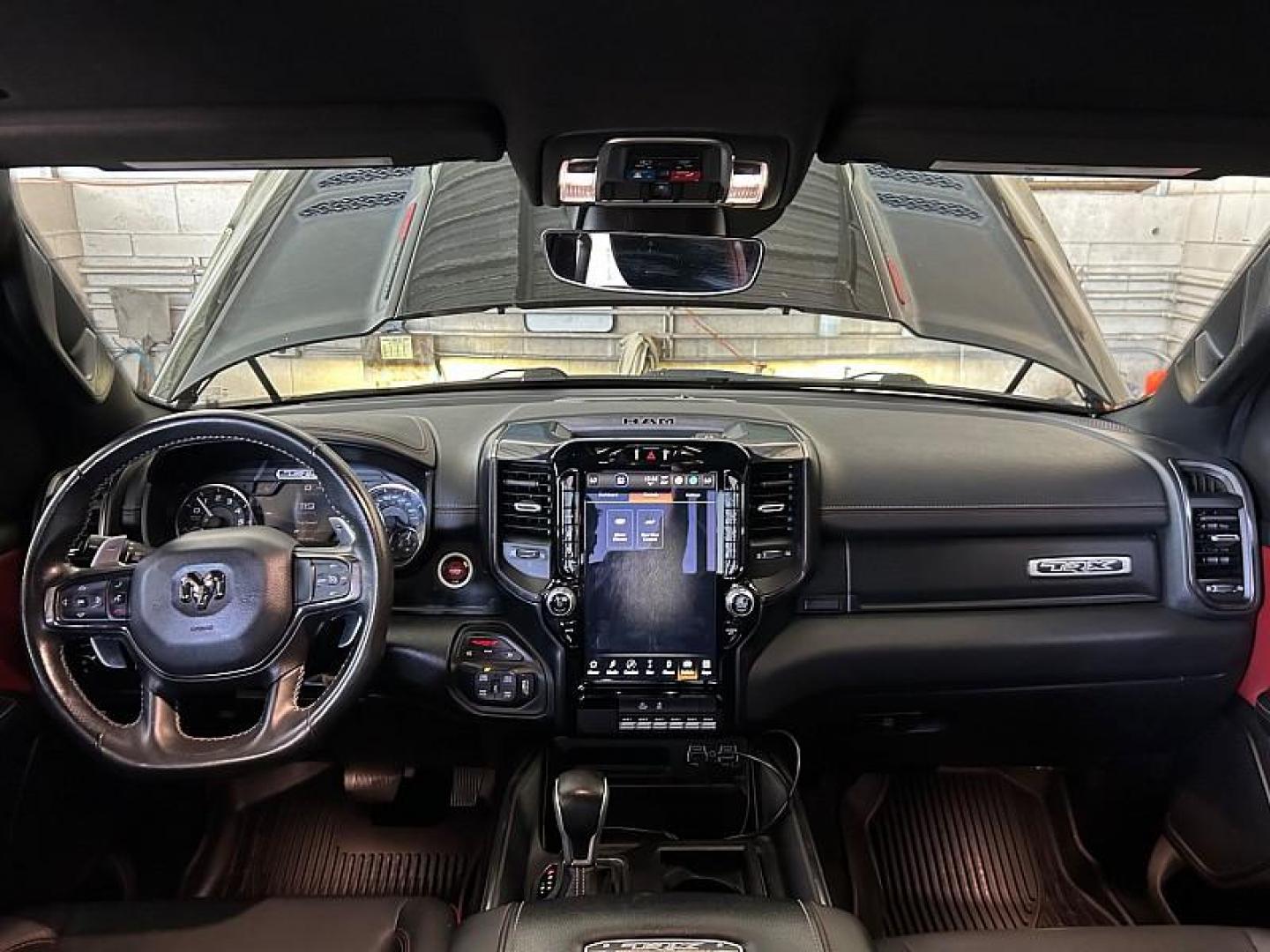 2022 BLACK Ram 1500 4WD (1C6SRFU91NN) with an V8 HEMI 6.2 Liter engine, Automatic 8-Spd transmission, located at 412 Auto Vista Drive, Palmdale, CA, 93551, (661) 945-0620, 34.592636, -118.136681 - Photo#25