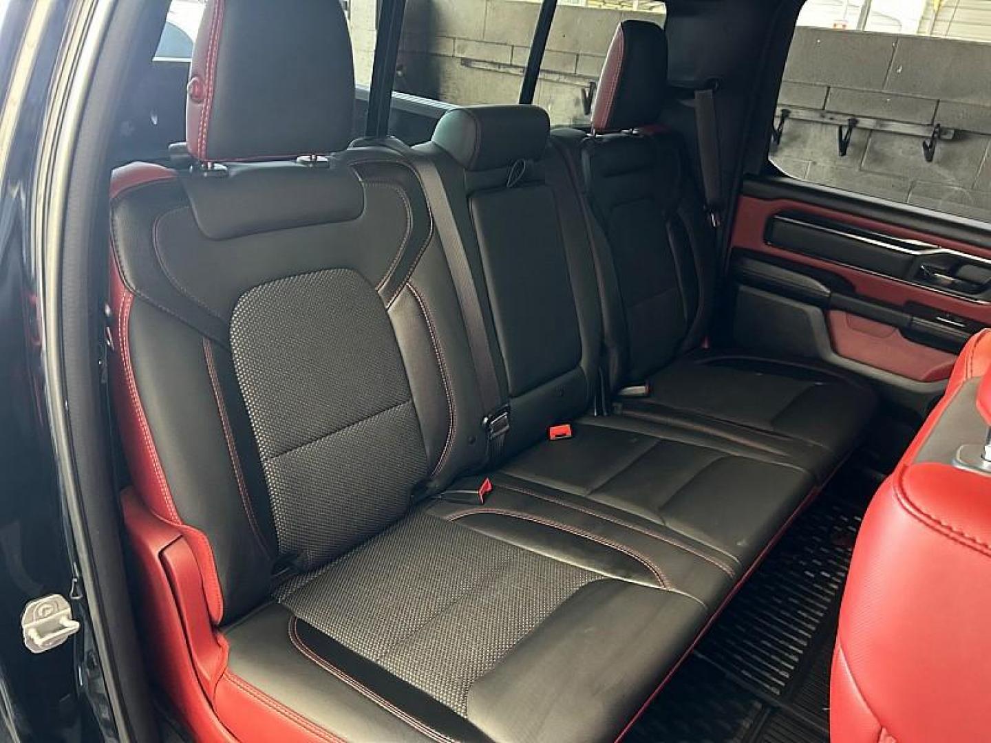 2022 BLACK Ram 1500 4WD (1C6SRFU91NN) with an V8 HEMI 6.2 Liter engine, Automatic 8-Spd transmission, located at 412 Auto Vista Drive, Palmdale, CA, 93551, (661) 945-0620, 34.592636, -118.136681 - Photo#27