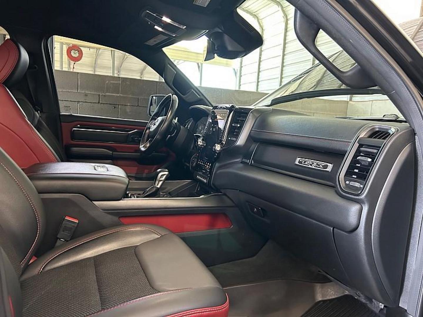2022 BLACK Ram 1500 4WD (1C6SRFU91NN) with an V8 HEMI 6.2 Liter engine, Automatic 8-Spd transmission, located at 412 Auto Vista Drive, Palmdale, CA, 93551, (661) 945-0620, 34.592636, -118.136681 - Photo#28