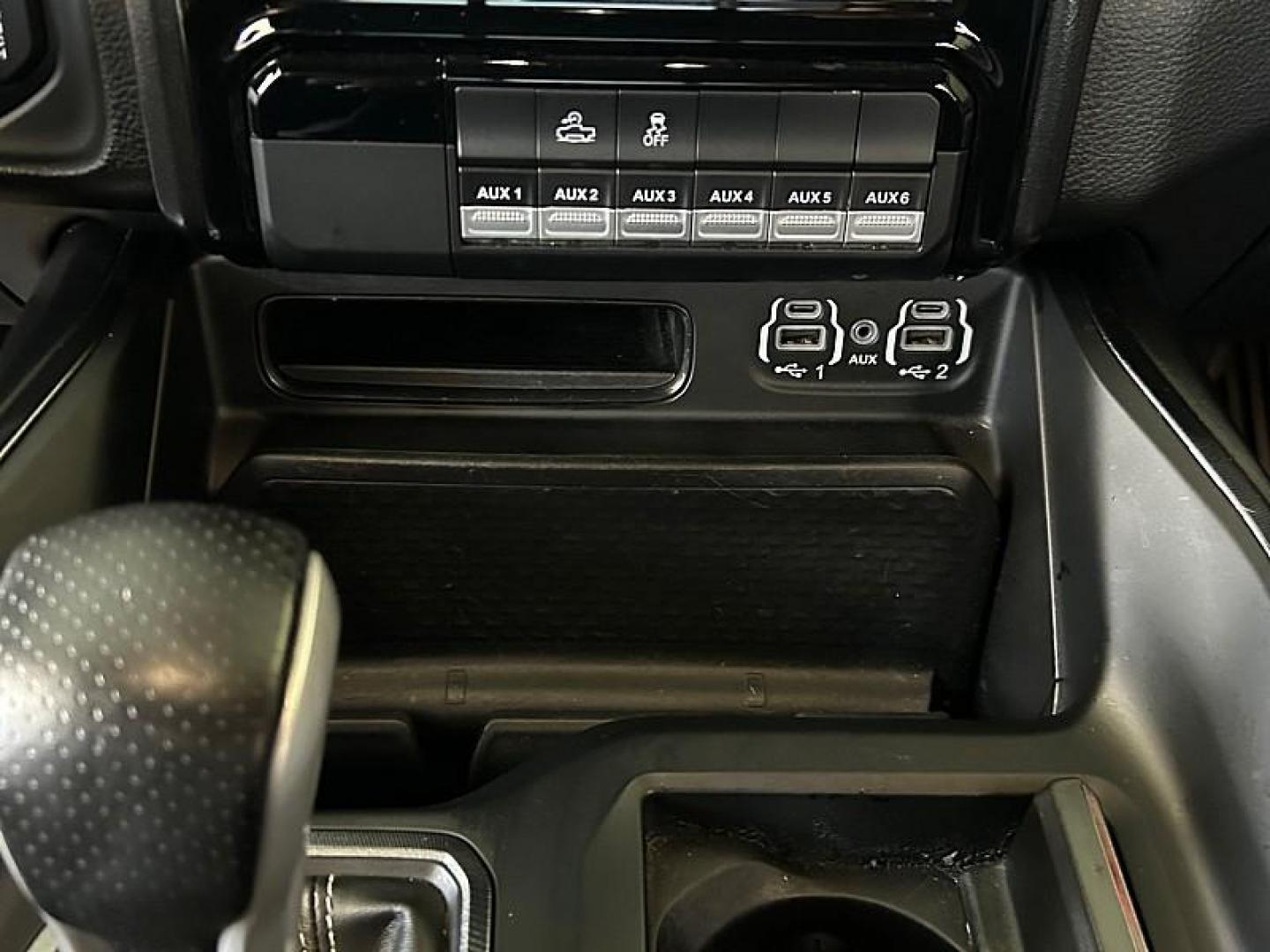 2022 BLACK Ram 1500 4WD (1C6SRFU91NN) with an V8 HEMI 6.2 Liter engine, Automatic 8-Spd transmission, located at 412 Auto Vista Drive, Palmdale, CA, 93551, (661) 945-0620, 34.592636, -118.136681 - Photo#30