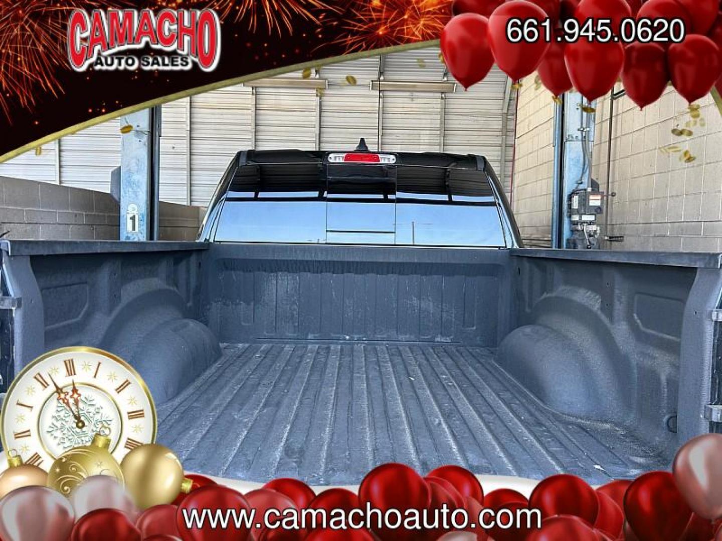 2022 BLACK Ram 1500 4WD (1C6SRFU91NN) with an V8 HEMI 6.2 Liter engine, Automatic 8-Spd transmission, located at 412 Auto Vista Drive, Palmdale, CA, 93551, (661) 945-0620, 34.592636, -118.136681 - Photo#32