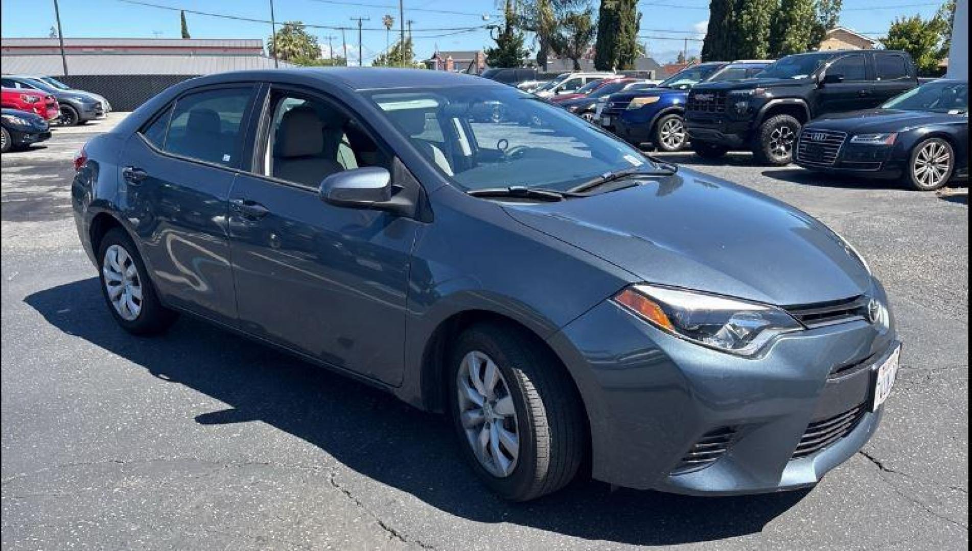 2016 BLUE Toyota Corolla (5YFBURHE5GP) with an 4-Cyl 1.8 Liter engine, Automatic CVTi-S transmission, located at 412 Auto Vista Drive, Palmdale, CA, 93551, (661) 945-0620, 34.592636, -118.136681 - Photo#1