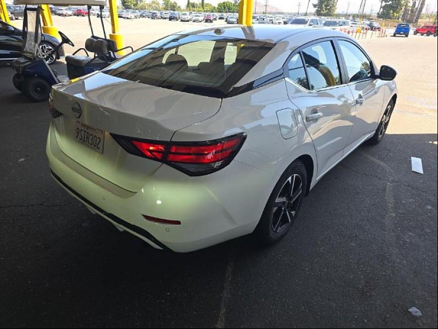 2025 WHITE Nissan Sentra (3N1AB8CV8SY) with an 4-Cyl 2.0 Liter engine, Automatic CVT transmission, located at 412 Auto Vista Drive, Palmdale, CA, 93551, (661) 945-0620, 34.592636, -118.136681 - Photo#1