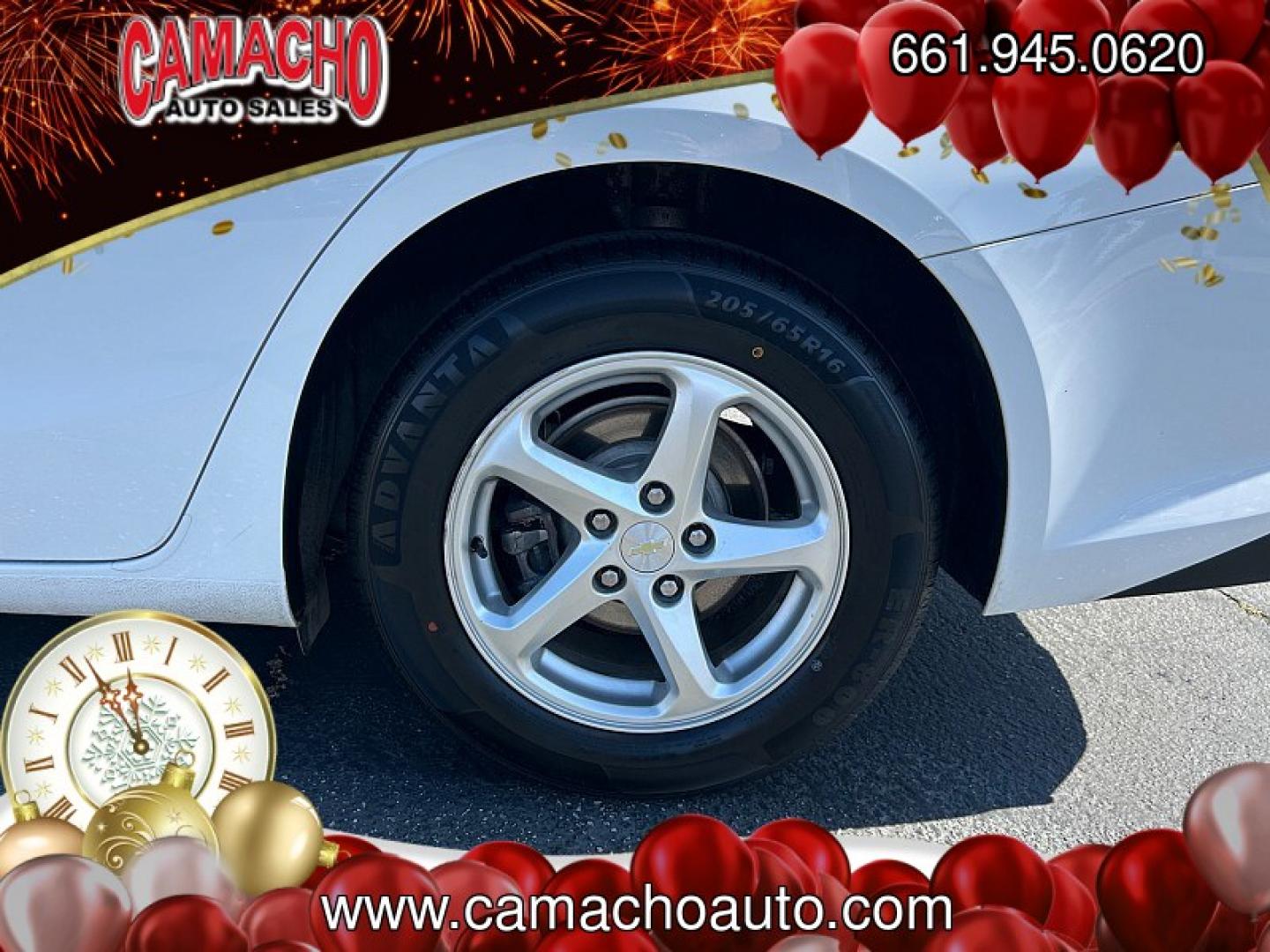 2018 WHITE Chevrolet Malibu (1G1ZC5ST4JF) with an 4-Cyl Turbo 1.5 Liter engine, Automatic 6-Spd transmission, located at 412 Auto Vista Drive, Palmdale, CA, 93551, (661) 945-0620, 34.592636, -118.136681- Photo#13