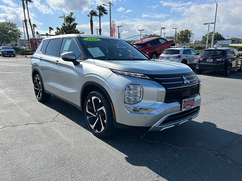 photo of 2024 Mitsubishi Outlander 