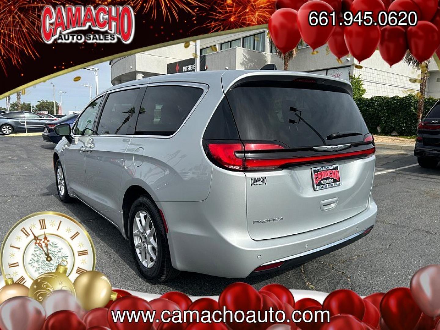 2024 WHITE Chrysler Pacifica (2C4RC1BG0RR) with an V6 3.6 Liter engine, Automatic 9-Spd transmission, located at 412 Auto Vista Drive, Palmdale, CA, 93551, (661) 945-0620, 34.592636, -118.136681- Photo#4