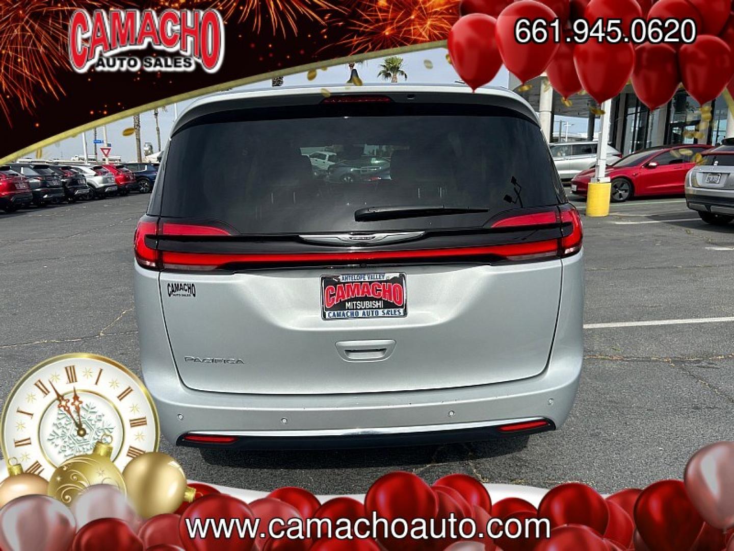 2024 WHITE Chrysler Pacifica (2C4RC1BG0RR) with an V6 3.6 Liter engine, Automatic 9-Spd transmission, located at 412 Auto Vista Drive, Palmdale, CA, 93551, (661) 945-0620, 34.592636, -118.136681- Photo#5