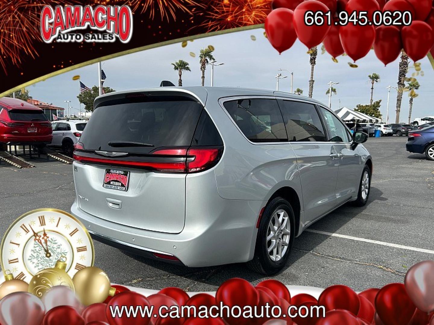 2024 WHITE Chrysler Pacifica (2C4RC1BG0RR) with an V6 3.6 Liter engine, Automatic 9-Spd transmission, located at 412 Auto Vista Drive, Palmdale, CA, 93551, (661) 945-0620, 34.592636, -118.136681- Photo#6