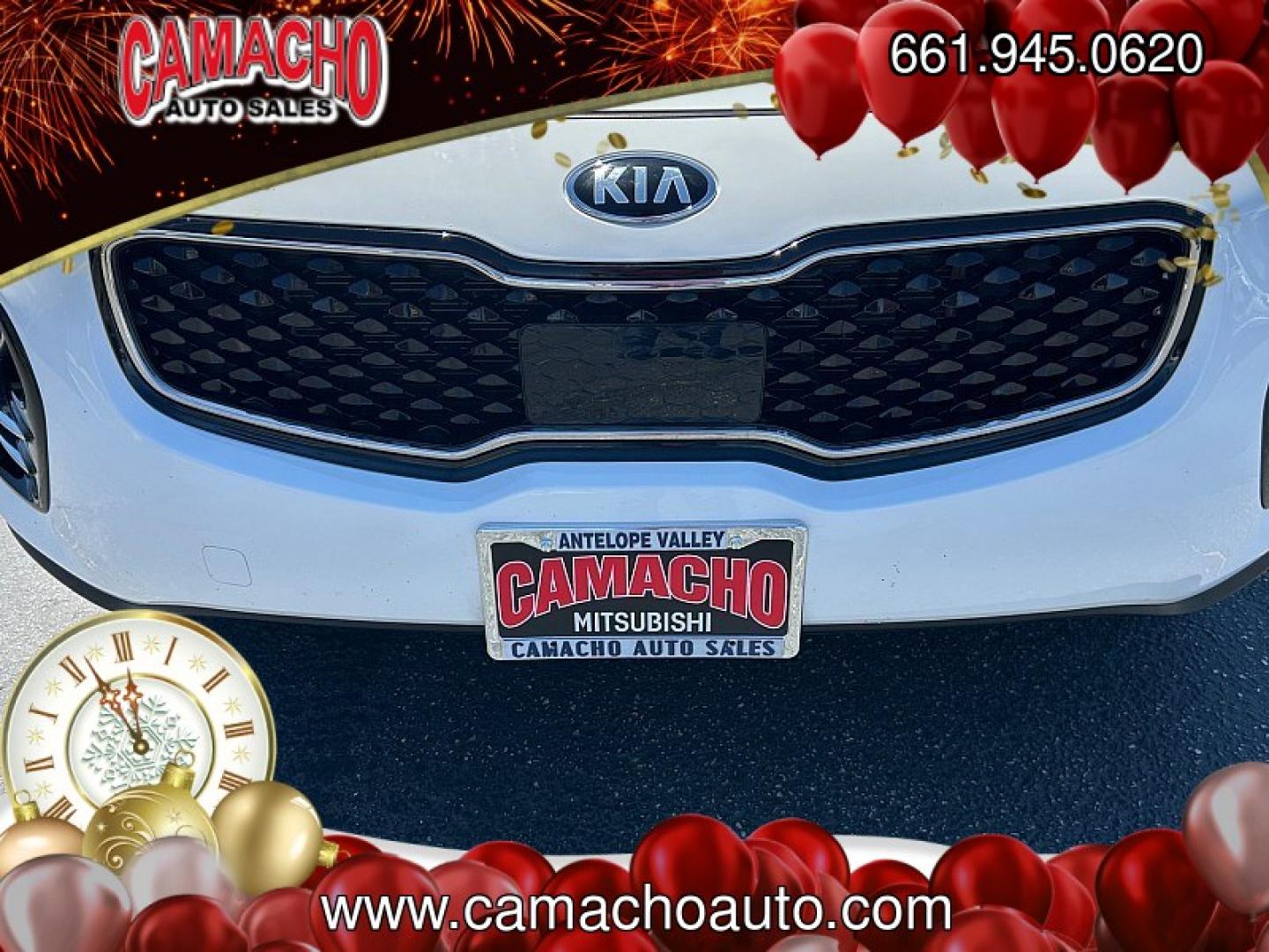 2018 White Kia Sportage (KNDPMCAC9J7) with an 4-Cyl GDI 2.4 Liter engine, Automatic 6-Spd w/Overdrive and Sportmatic transmission, located at 412 Auto Vista Drive, Palmdale, CA, 93551, (661) 945-0620, 34.592636, -118.136681- Photo#8