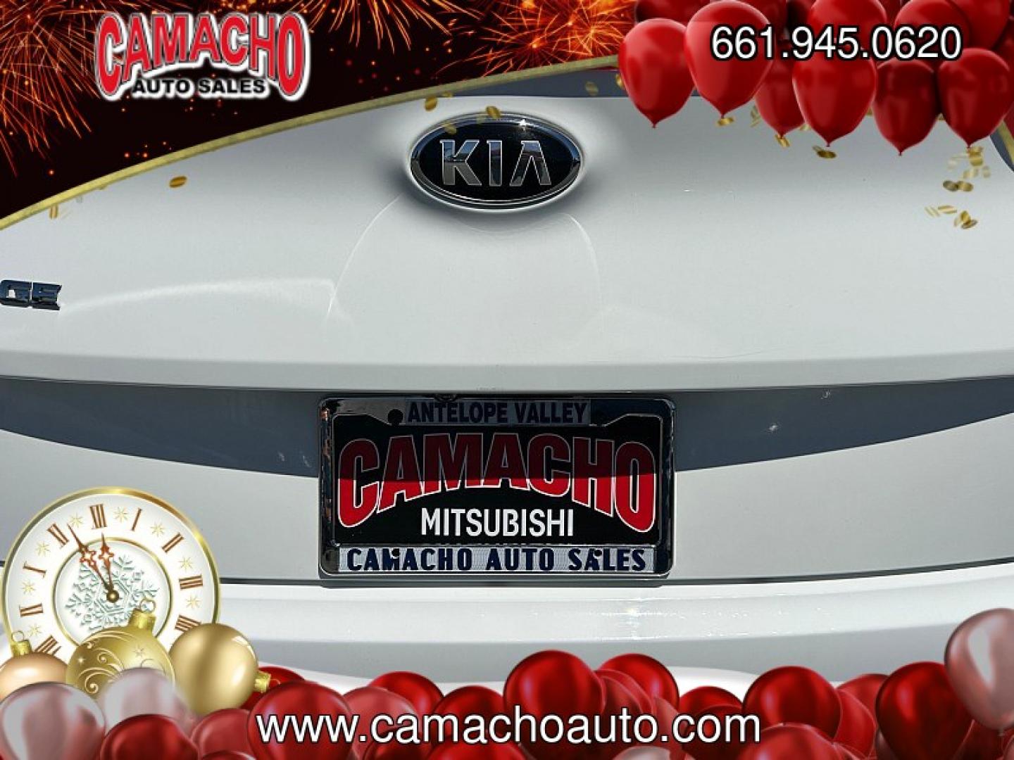 2018 White Kia Sportage (KNDPMCAC9J7) with an 4-Cyl GDI 2.4 Liter engine, Automatic 6-Spd w/Overdrive and Sportmatic transmission, located at 412 Auto Vista Drive, Palmdale, CA, 93551, (661) 945-0620, 34.592636, -118.136681- Photo#14