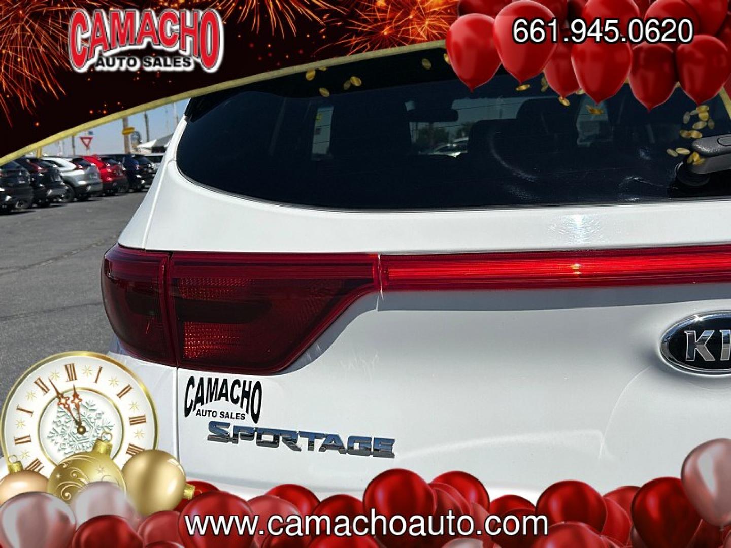 2018 White Kia Sportage (KNDPMCAC9J7) with an 4-Cyl GDI 2.4 Liter engine, Automatic 6-Spd w/Overdrive and Sportmatic transmission, located at 412 Auto Vista Drive, Palmdale, CA, 93551, (661) 945-0620, 34.592636, -118.136681- Photo#15