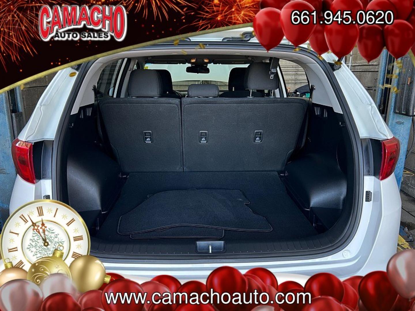 2018 White Kia Sportage (KNDPMCAC9J7) with an 4-Cyl GDI 2.4 Liter engine, Automatic 6-Spd w/Overdrive and Sportmatic transmission, located at 412 Auto Vista Drive, Palmdale, CA, 93551, (661) 945-0620, 34.592636, -118.136681- Photo#25