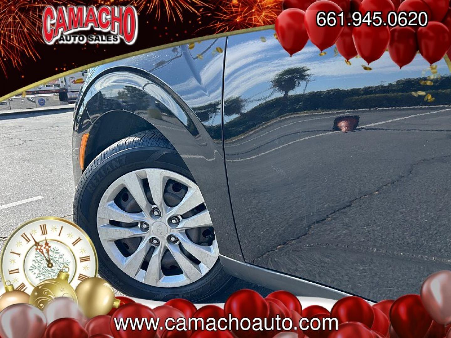 2020 Black Kia Soul (KNDJ23AU6L7) with an 4-Cyl 2.0 Liter engine, Automatic i-VT transmission, located at 412 Auto Vista Drive, Palmdale, CA, 93551, (661) 945-0620, 34.592636, -118.136681- Photo#10