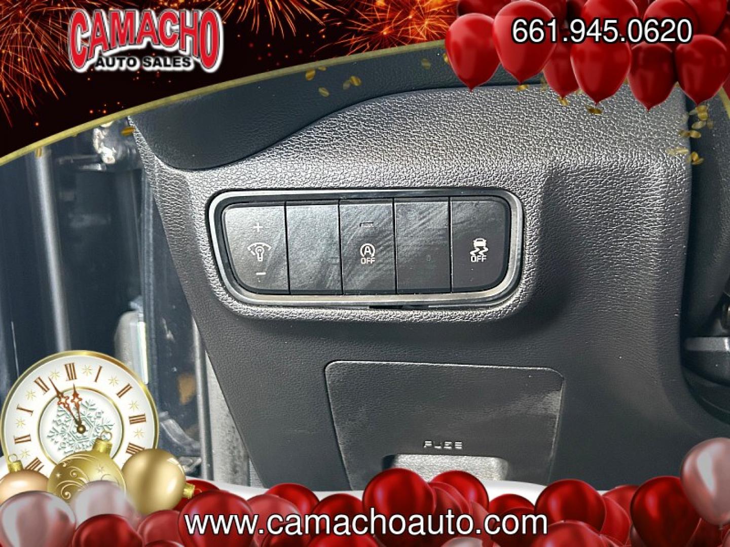 2020 Black Kia Soul (KNDJ23AU6L7) with an 4-Cyl 2.0 Liter engine, Automatic i-VT transmission, located at 412 Auto Vista Drive, Palmdale, CA, 93551, (661) 945-0620, 34.592636, -118.136681- Photo#25