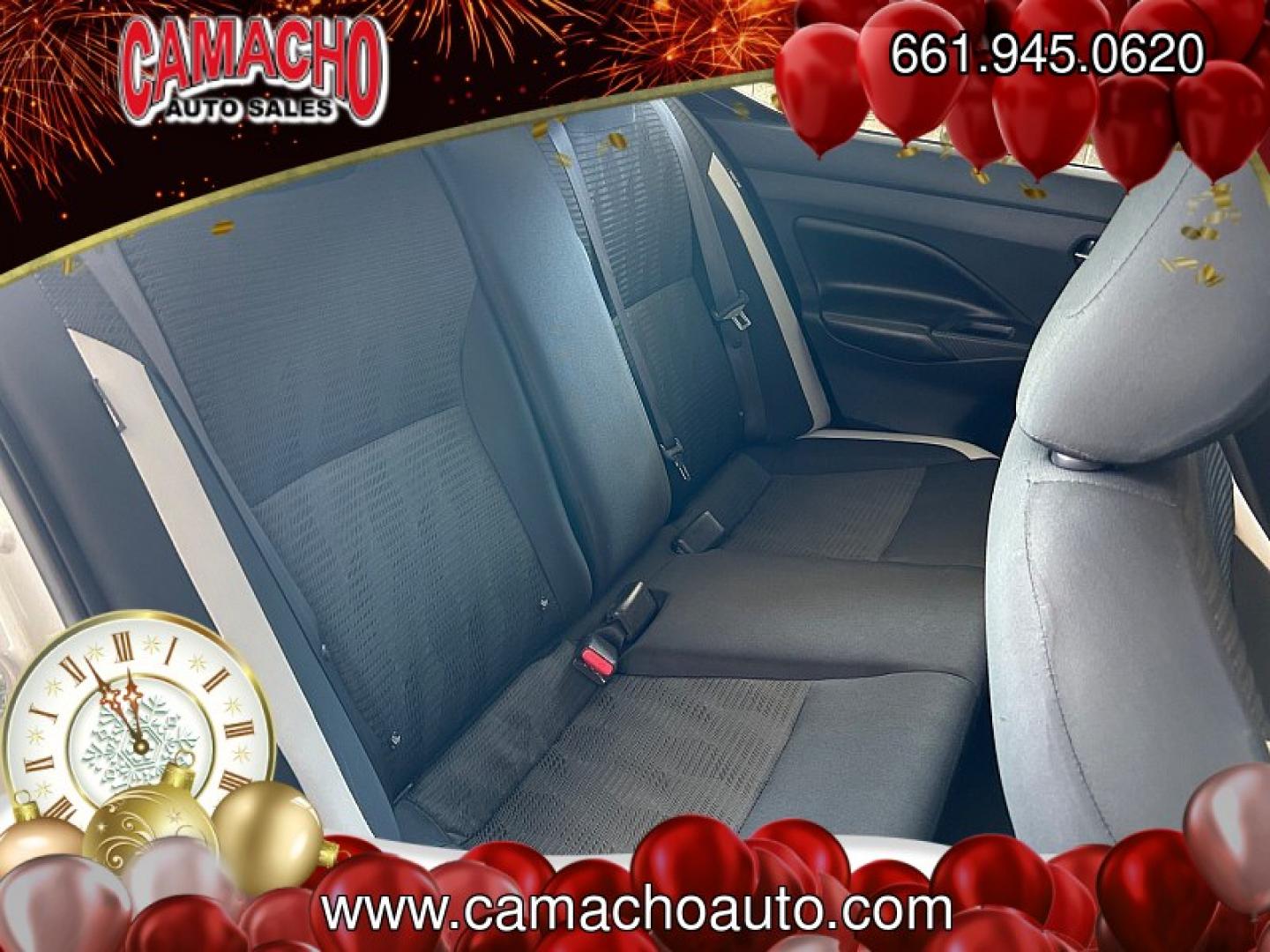 2020 Silver Nissan Versa (3N1CN8EV6LL) with an 4-Cyl 1.6 Liter engine, Automatic CVT w/Xtronic transmission, located at 412 Auto Vista Drive, Palmdale, CA, 93551, (661) 945-0620, 34.592636, -118.136681- Photo#24