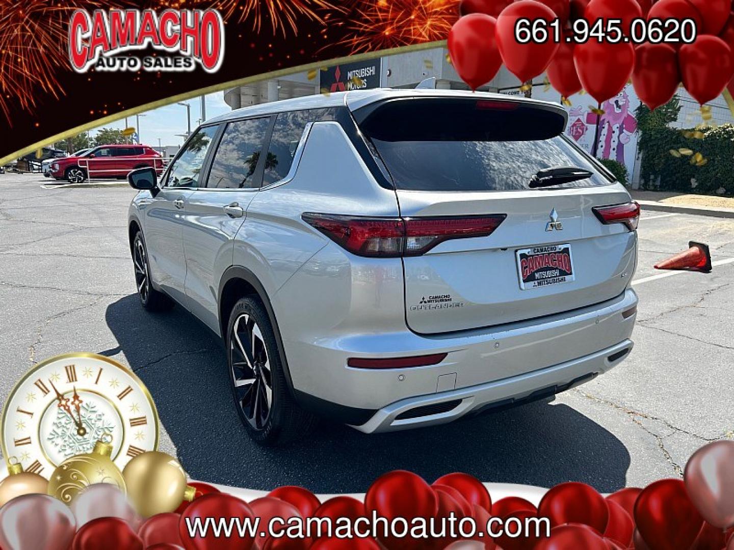2024 Silver Mitsubishi Outlander (JA4J3VA84RZ) with an 4-Cyl 2.5 Liter engine, Automatic CVT transmission, located at 412 Auto Vista Drive, Palmdale, CA, 93551, (661) 945-0620, 34.592636, -118.136681- Photo#4