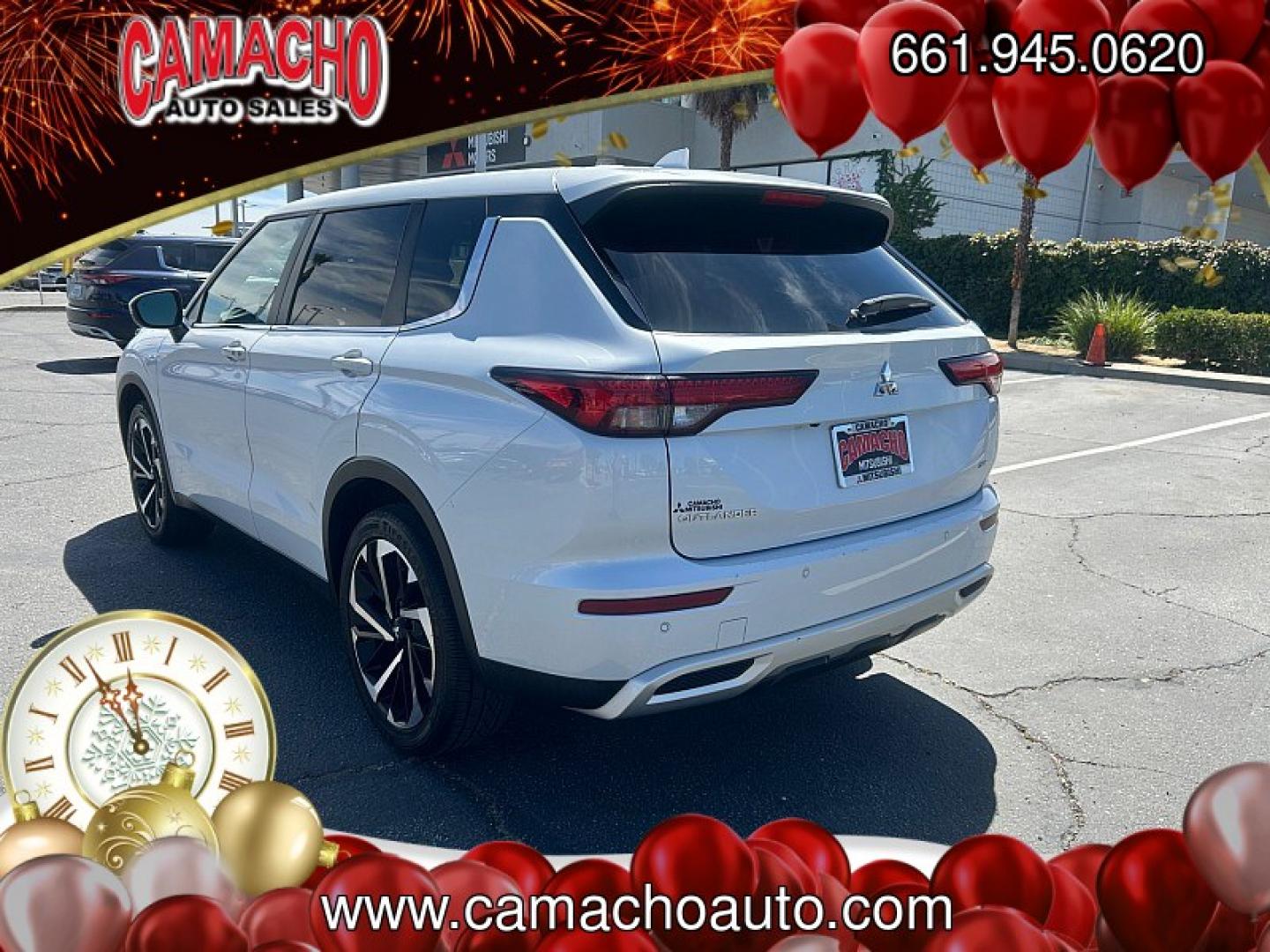 2024 White Mitsubishi Outlander (JA4J4VA82RZ) with an 4-Cyl 2.5 Liter engine, Automatic CVT transmission, located at 412 Auto Vista Drive, Palmdale, CA, 93551, (661) 945-0620, 34.592636, -118.136681- Photo#3