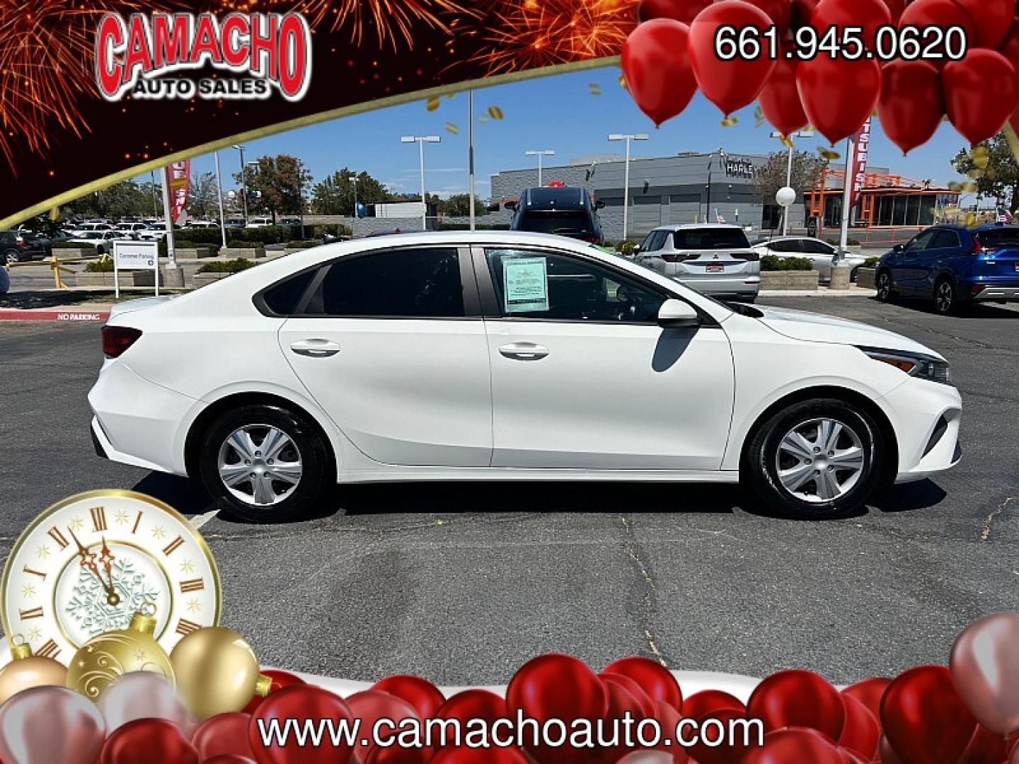 2023 White Kia Forte (3KPF24AD2PE) with an 4-Cyl 2.0 Liter engine, Automatic IVT transmission, located at 412 Auto Vista Drive, Palmdale, CA, 93551, (661) 945-0620, 34.592636, -118.136681- Photo#5