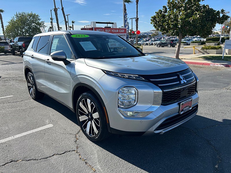 photo of 2025 Mitsubishi Outlander