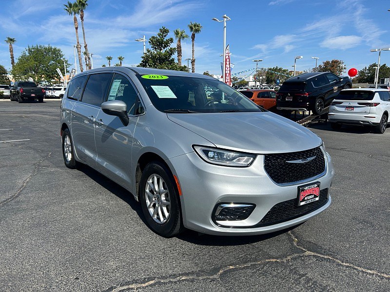 photo of 2023 Chrysler Pacifica