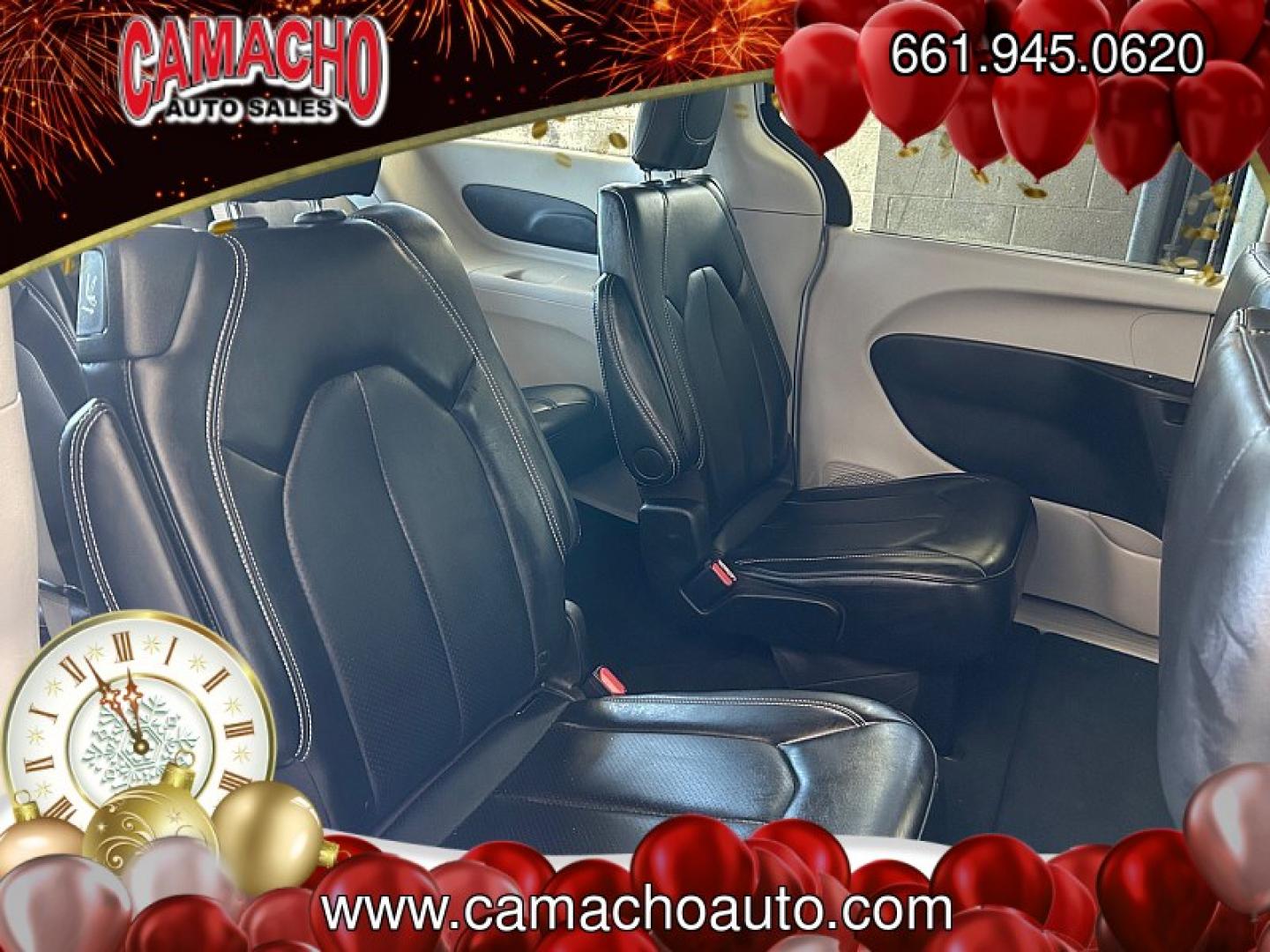 2017 Chevrolet Silverado 1500 4WD (3GCUKNEC7HG) , Automatic 6-Spd HD w/Overdrive transmission, located at 412 Auto Vista Drive, Palmdale, CA, 93551, (661) 945-0620, 34.592636, -118.136681- Photo#28