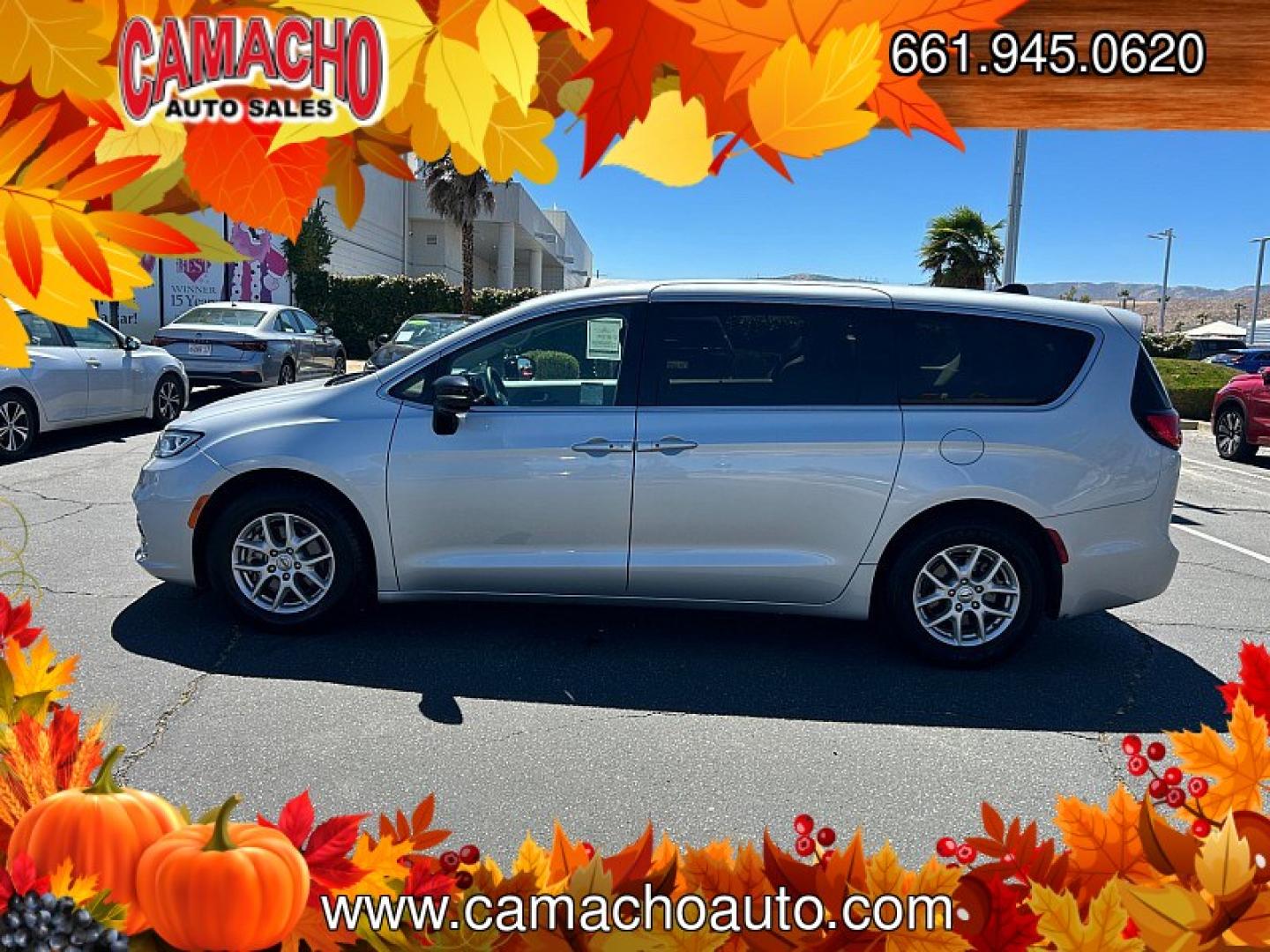 2024 SILVER Chrysler Pacifica (2C4RC1BG0RR) with an V6 3.6 Liter engine, Automatic 9-Spd transmission, located at 412 Auto Vista Drive, Palmdale, CA, 93551, (661) 945-0620, 34.592636, -118.136681- Photo#3
