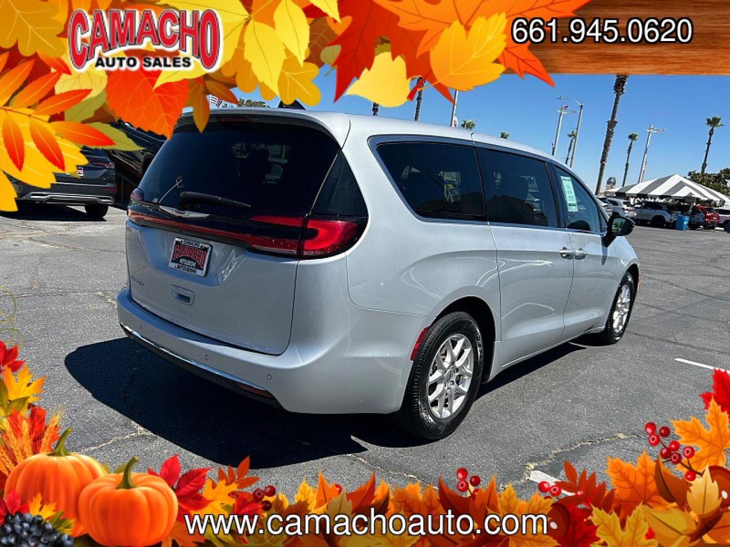 2024 SILVER Chrysler Pacifica (2C4RC1BG0RR) with an V6 3.6 Liter engine, Automatic 9-Spd transmission, located at 412 Auto Vista Drive, Palmdale, CA, 93551, (661) 945-0620, 34.592636, -118.136681- Photo#6