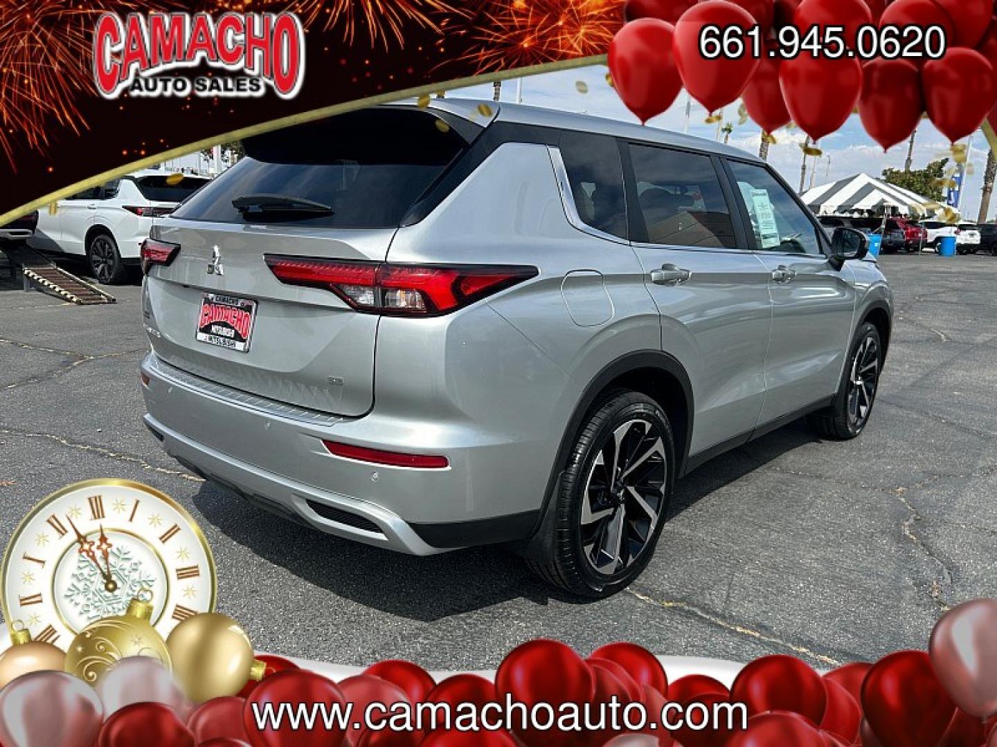 2022 SILVER Mitsubishi Outlander (JA4J3UA86NZ) with an 4-Cyl 2.5 Liter engine, Automatic CVT transmission, located at 412 Auto Vista Drive, Palmdale, CA, 93551, (661) 945-0620, 34.592636, -118.136681- Photo#2