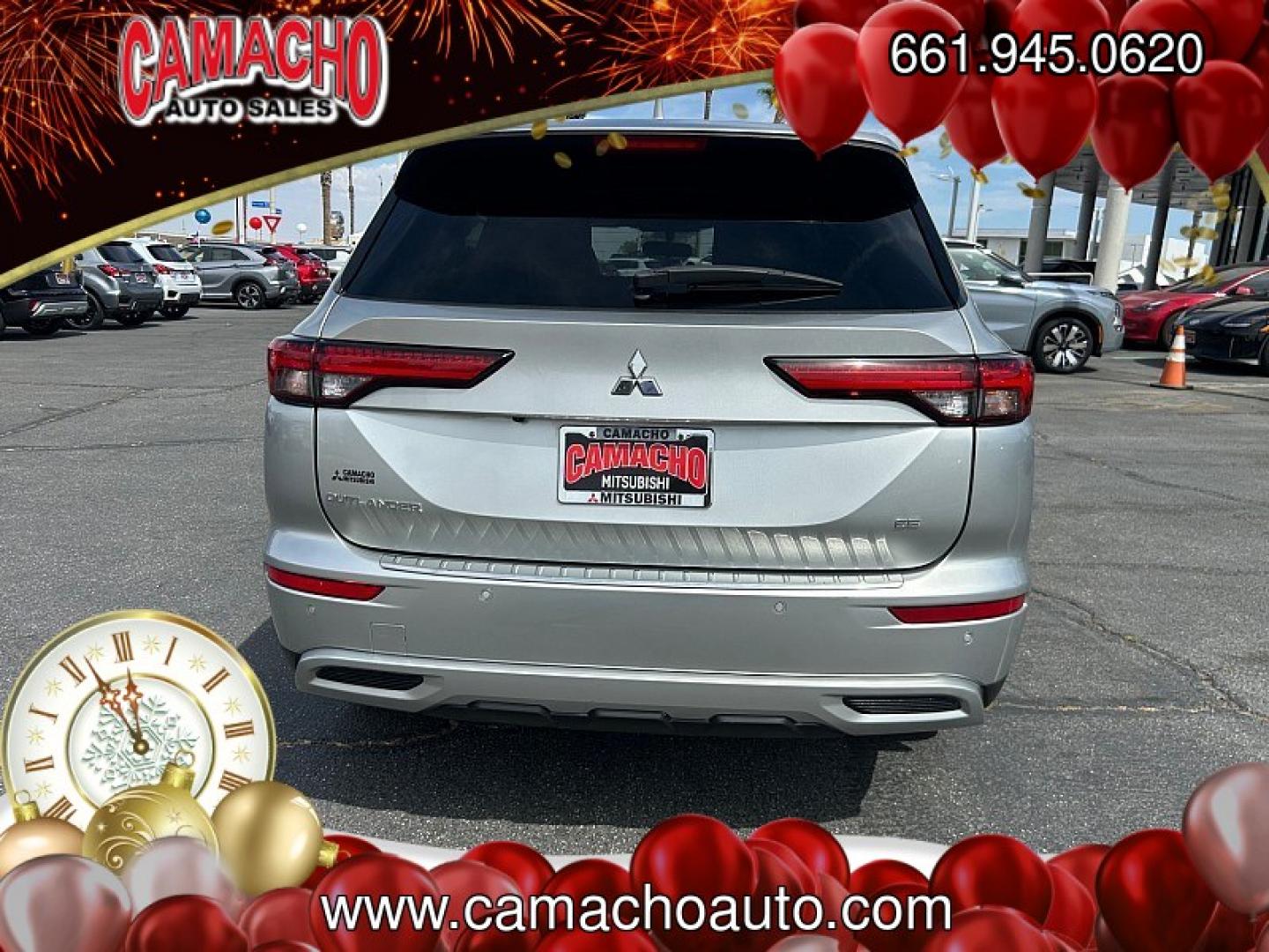 2022 SILVER Mitsubishi Outlander (JA4J3UA86NZ) with an 4-Cyl 2.5 Liter engine, Automatic CVT transmission, located at 412 Auto Vista Drive, Palmdale, CA, 93551, (661) 945-0620, 34.592636, -118.136681- Photo#3