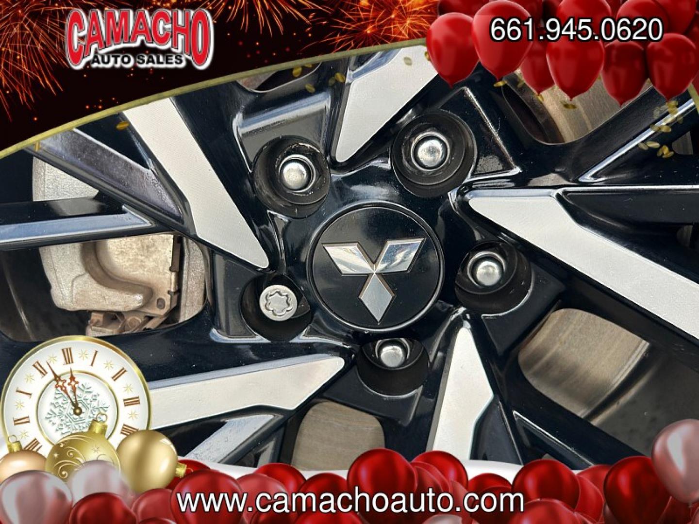2022 SILVER Mitsubishi Outlander (JA4J3UA86NZ) with an 4-Cyl 2.5 Liter engine, Automatic CVT transmission, located at 412 Auto Vista Drive, Palmdale, CA, 93551, (661) 945-0620, 34.592636, -118.136681- Photo#15