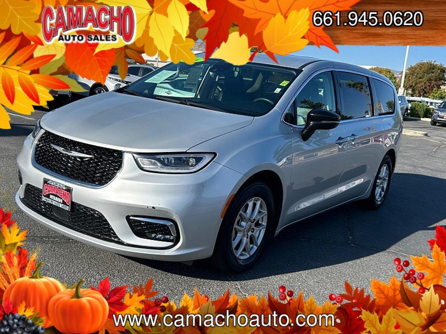 2024 Silver Chrysler Pacifica (2C4RC1BG9RR) with an V6 3.6 Liter engine, Automatic 9-Spd transmission, located at 412 Auto Vista Drive, Palmdale, CA, 93551, (661) 945-0620, 34.592636, -118.136681- Photo#2