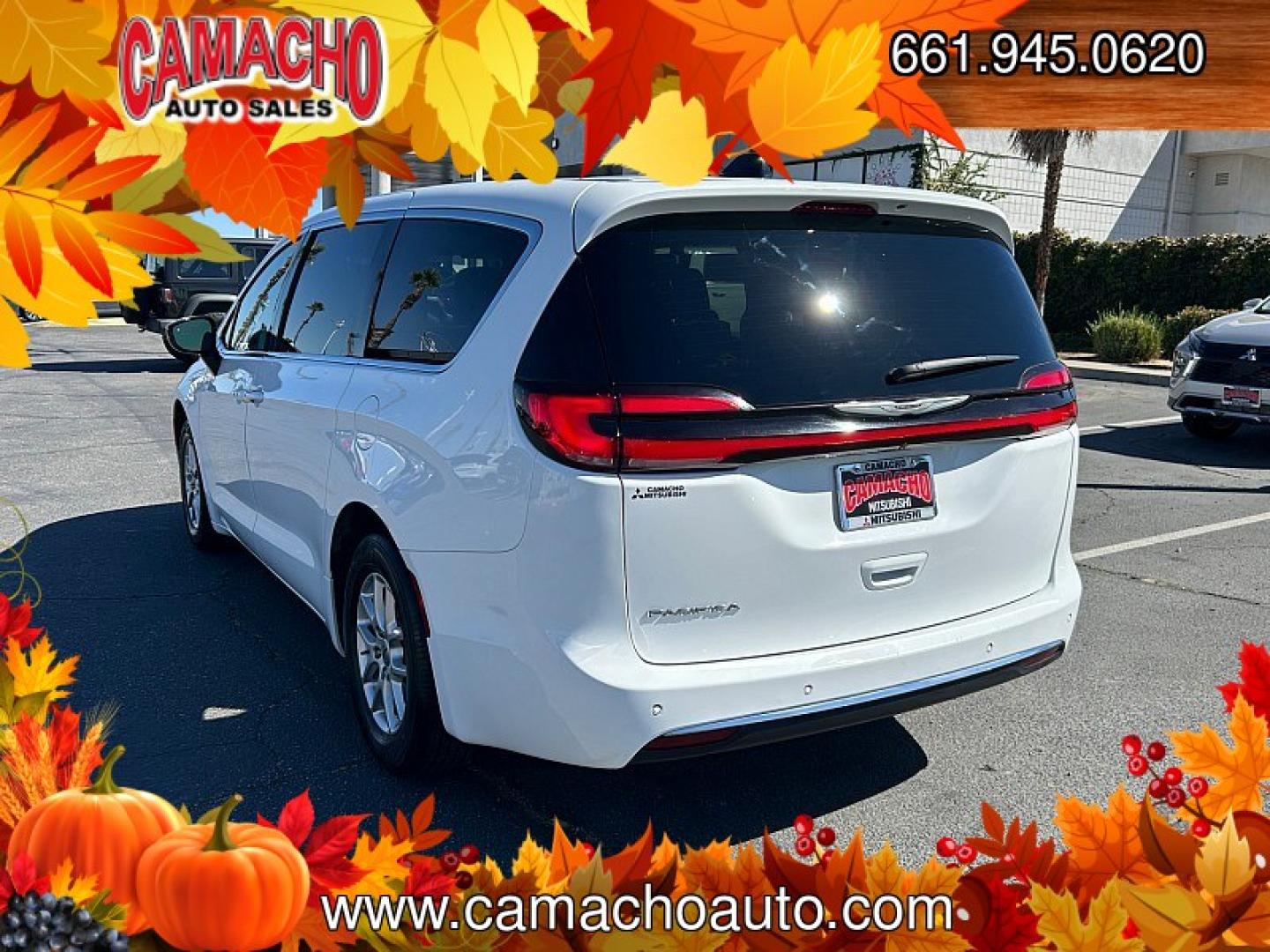 2024 WHITE Chrysler Pacifica (2C4RC1BGXRR) with an V6 3.6 Liter engine, Automatic 9-Spd transmission, located at 412 Auto Vista Drive, Palmdale, CA, 93551, (661) 945-0620, 34.592636, -118.136681- Photo#9